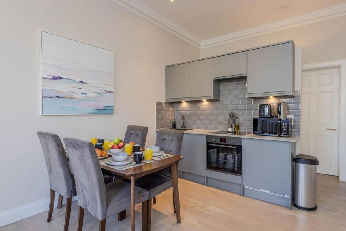 Dragon Suites - Edinburgh City Centre 2 Bed Apartment Edimburgo Exterior foto