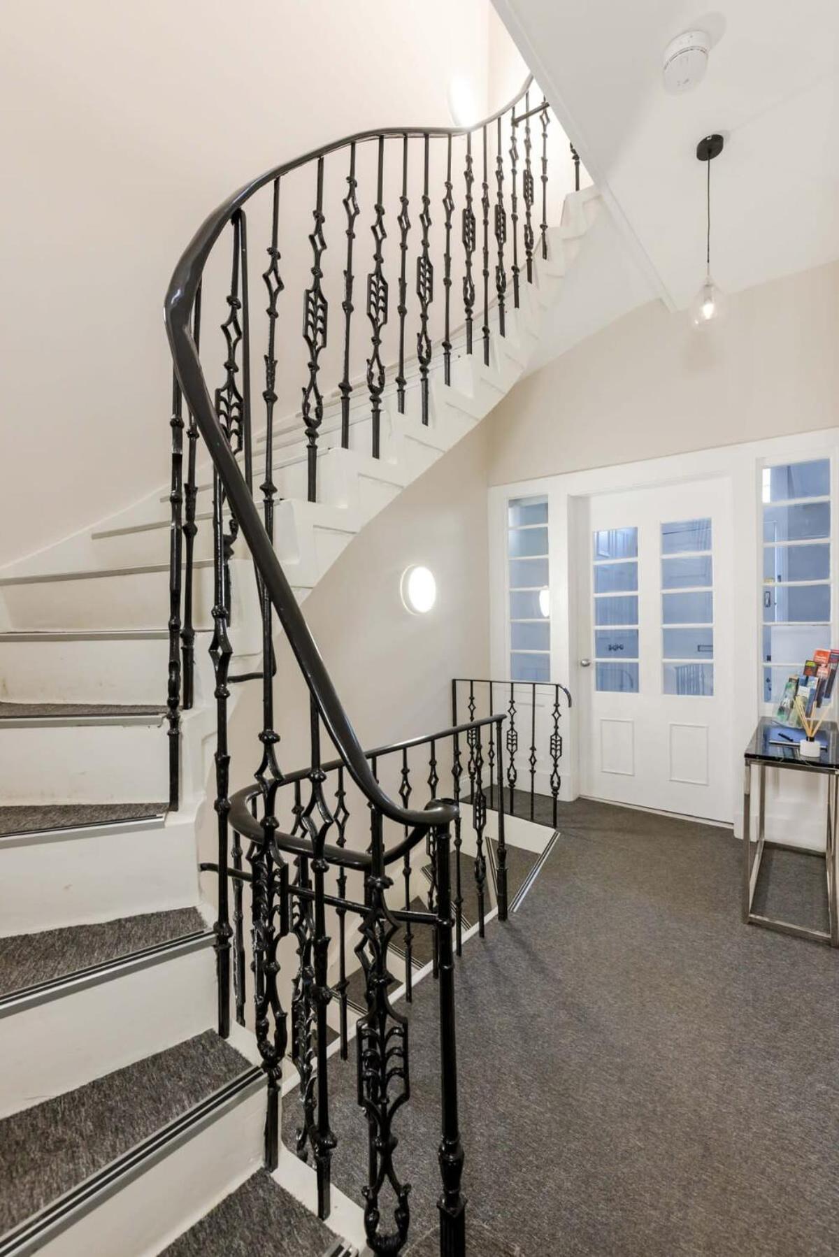 Dragon Suites - Edinburgh City Centre 2 Bed Apartment Edimburgo Exterior foto